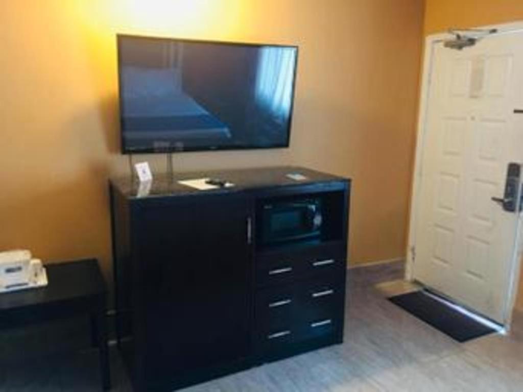 Travelodge By Wyndham Bay Shore Long Island Exterior foto
